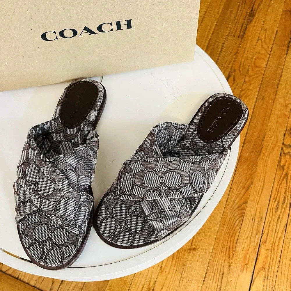 Coach Signature Jacquard Slide Sandals – Oak – Size 7.5B – Brand New in Box